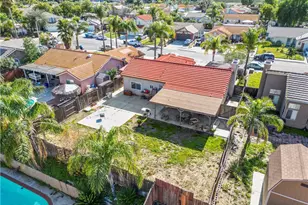 19250 Henshaw Ct, Lake Elsinore, CA 92530 - Photo 5