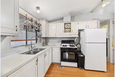 575 S Lyon #110, Hemet, CA 92543 - Photo 3