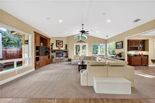 41275 Hacienda Dr, Murrieta, CA 92562 - Photo 13