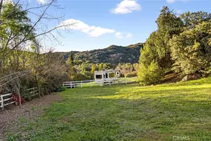 41275 Hacienda Dr, Murrieta, CA 92562 - Photo 49