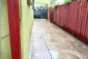 3005 11th Ave, Los Angeles, CA 90018 - Photo 21