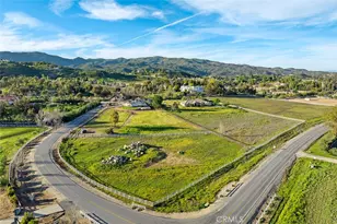 39550 Calle De Companero, Murrieta, CA 92562 - Photo 5