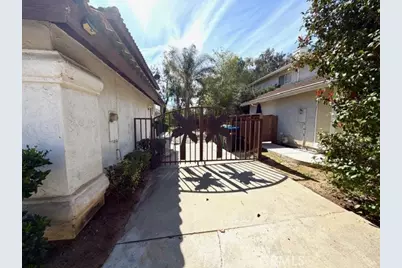 25455 Knollwood Drive, Murrieta, CA 92563 - Photo 5