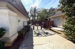 25455 Knollwood Dr, Murrieta, CA 92563 - Photo 5