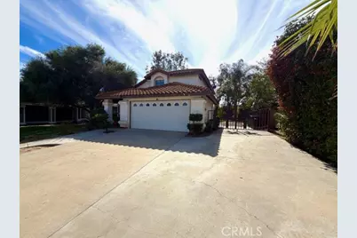 25455 Knollwood Drive, Murrieta, CA 92563 - Photo 3