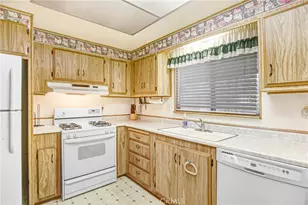 575 S Lyon Ave, Hemet, CA 92543 - Photo 11