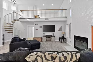 22951 Joaquin Ridge Dr, Murrieta, CA 92562 - Photo 3