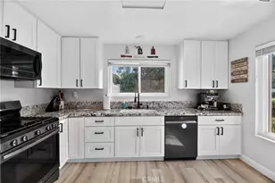 22951 Joaquin Ridge Dr, Murrieta, CA 92562 - Photo 5