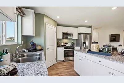 31143 London Plane Drive, Winchester, CA 92596 - Photo 5