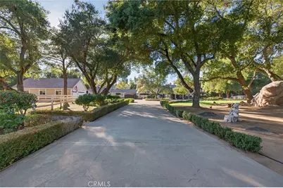 40833 Calle Bandido, Murrieta, CA 92562 - Photo 3