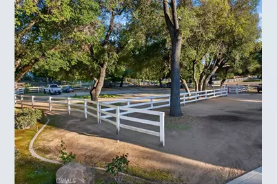 40833 Calle Bandido, Murrieta, CA 92562 - Photo 5