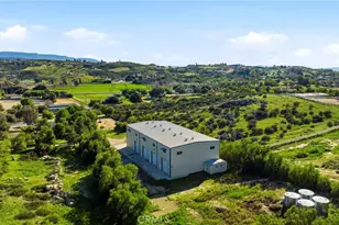 38595 Carolbee Ln, Temecula, CA 92592 - Photo 3