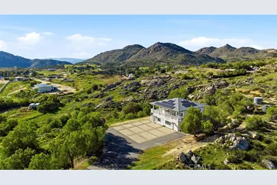 38595 Carolbee Lane, Temecula, CA 92592 - Photo 5