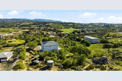 38595 Carolbee Lane, Temecula, CA 92592 - Photo 5