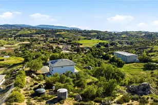 38595 Carolbee Ln, Temecula, CA 92592 - Photo 5