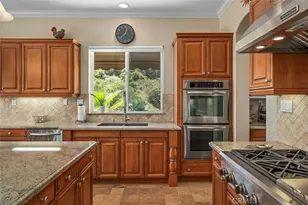 36505 Calle De Lobo, Murrieta, CA 92562 - Photo 17