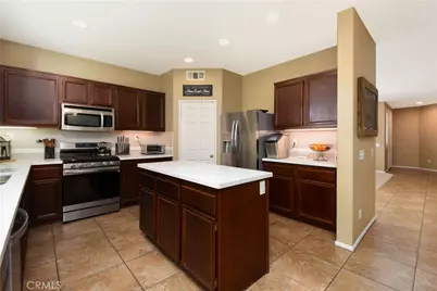 38236 Hermosa Court, Murrieta, CA 92563 - Photo 9