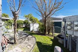 32900 Riverside Dr, Lake Elsinore, CA 92530 - Photo 25