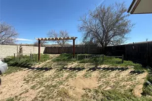 15763 Cottonwood, Victorville, CA 92395 - Photo 11