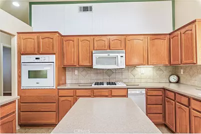 39675 Dijon, Murrieta, CA 92562 - Photo 9