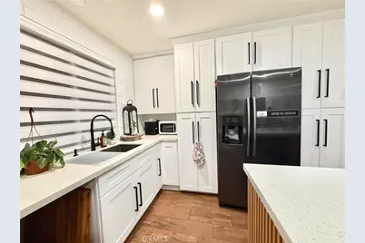 221 W Whittier Avenue, Hemet, CA 92543 - Photo 11