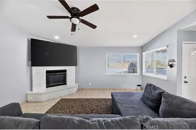 15505 Shadow Mountain Ln, Lake Elsinore, CA 92530 - Photo 3