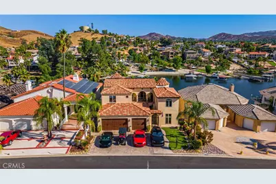 22166 W San Joaquin Drive, Canyon Lake, CA 92587 - Photo 7