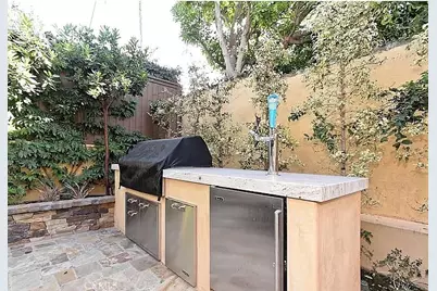 3200 Elm Avenue, Manhattan Beach, CA 90266 - Photo 9