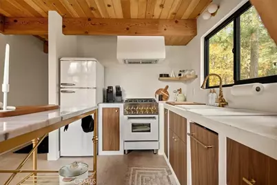 26664 Thunderbird Drive, Lake Arrowhead, CA 92391 - Photo 19