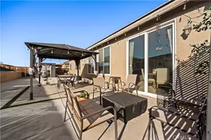 15592 Red Oak, Victorville, CA 92394 - Photo 37