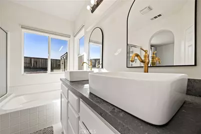 15592 Red Oak, Victorville, CA 92394 - Photo 31