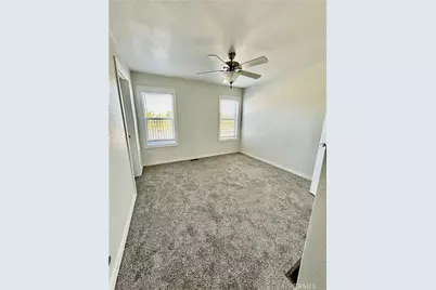 675 W Oakland Avenue #B8, Hemet, CA 92543 - Photo 11