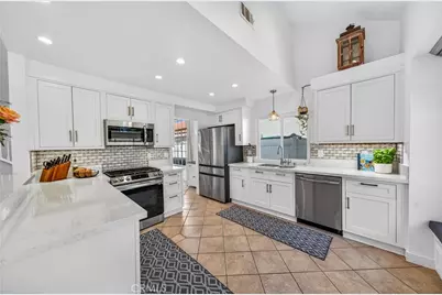 39560 Linnit Circle, Temecula, CA 92591 - Photo 13