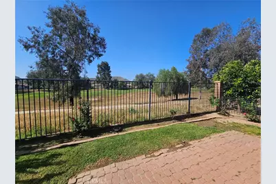 8031 Mickelson Way, Hemet, CA 92545 - Photo 11