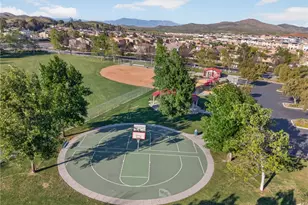 33134 Celadon Ave, Winchester, CA 92596 - Photo 47