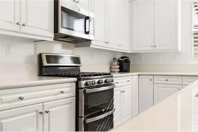 30783 Mossy Bend Lane, Murrieta, CA 92563 - Photo 9