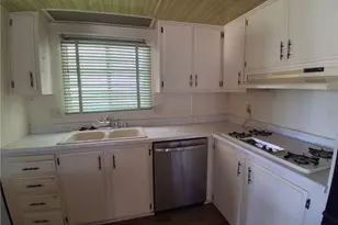 725 W Thornton, Hemet, CA 92543 - Photo 17