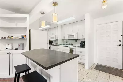 28661 Via Las Flores #304, Murrieta, CA 92563 - Photo 11