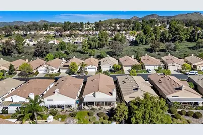 24193 Calle Artino, Murrieta, CA 92562 - Photo 43