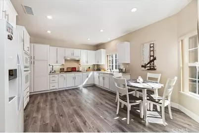 24193 Calle Artino, Murrieta, CA 92562 - Photo 15