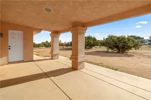 8755 Lilac Rd, Oak Hills, CA 92344 - Photo 29