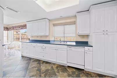 25300 Corte Sombrero, Murrieta, CA 92563 - Photo 15