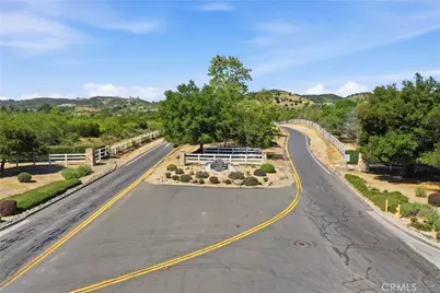 41591 Corte Vista Gusta, Murrieta, CA 92562 - Photo 19