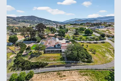 36020 Valencia Way, Temecula, CA 92592 - Photo 5