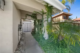 30354 Falcon Point Ct, Murrieta, CA 92563 - Photo 3