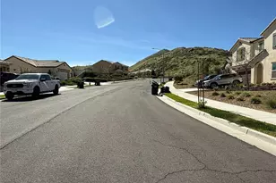 553 Chalakat Ct, San Jacinto, CA 92582 - Photo 3