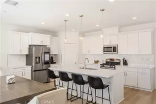 34438 Coconut Cir, Winchester, CA 92596 - Photo 7