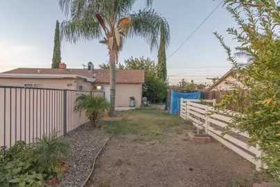 41931 Thornton, Hemet, CA 92544 - Photo 17