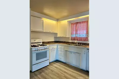 900 W Johnston, Hemet, CA 92543 - Photo 9