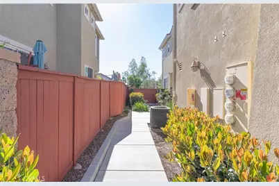 35864 Hazelhurst #1, Murrieta, CA 92562 - Photo 3